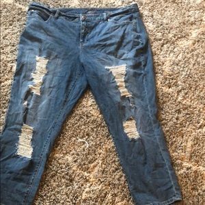 Destructed capris